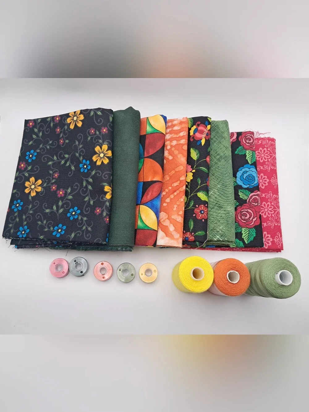 Bundle of Fabrics & Thread for Quilting Sewing Floral & Geometric Cotton Fabric